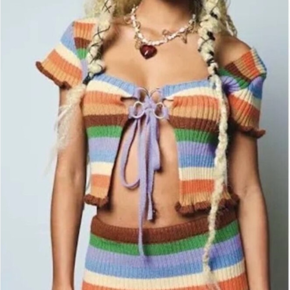 Striped Knit Crop Top - Picture 4 of 6